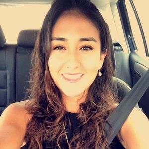 Meet your Posher, Davina